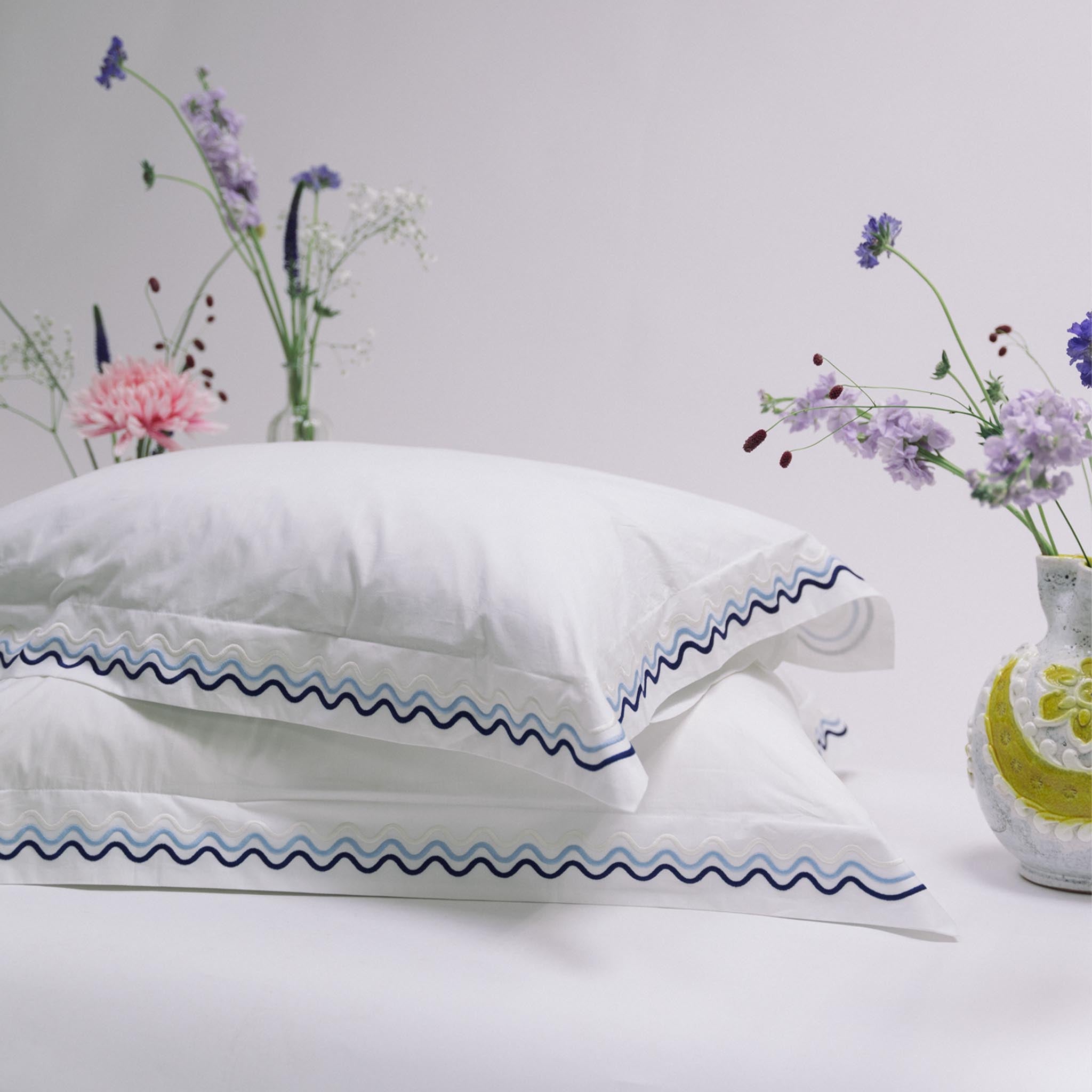 100% Egyptian Cotton Scalloped Luxury Bedding Set, Made in England by Peter Reed, Blue Emroidery